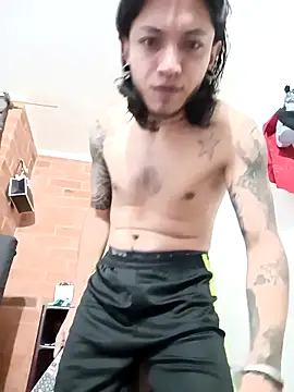 Snapshot of Dicaprioo_ chatting on 10/31/25, 11:44 Dicaprioo online show from 10/31/25, 11:44