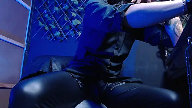 Snapshot of Dicaprioo_ chatting on 11/28/25, 07:19 Dicaprioo online show from 11/28/25, 07:19