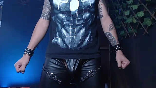 Snapshot of Dicaprioo_ chatting on 10/23/25, 02:05 Dicaprioo online show from 10/23/25, 02:05