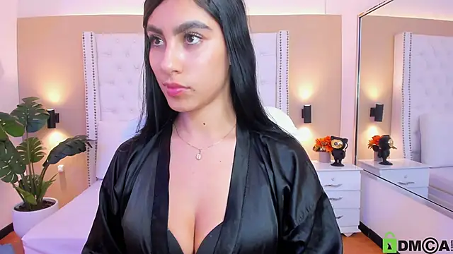 Snapshot of Emily_roux chatting on 11/07/25, 03:33 Emily roux online show from 11/07/25, 03:33