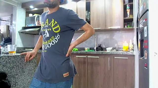 Snapshot of adan_eva960 chatting on 02/28/25, 02:09 adan eva960 online show from 02/28/25, 02:09