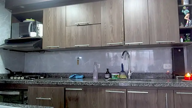 Snapshot of adan_eva960 chatting on 02/25/25, 01:00 adan eva960 online show from 02/25/25, 01:00