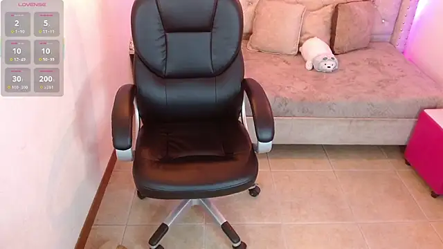 Charlotte Jones   online show from 12/02/25, 06:20