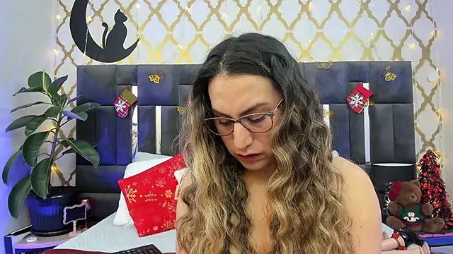 RubbyTaylor online show from 12/15/25, 02:34