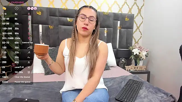 RubbyTaylor online show from 11/14/25, 02:43