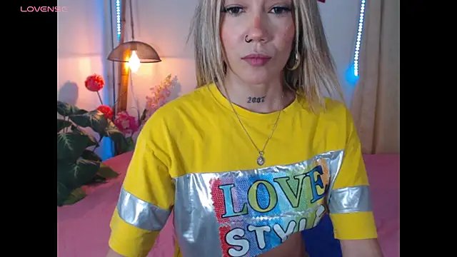 Veronicaa 2 online show from 11/26/25, 10:21