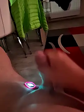 Szeltolo001 online show from 04/14/26, 10:26