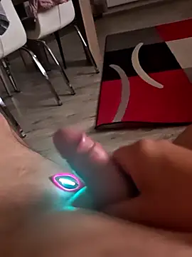 Szeltolo001 online show from 04/14/26, 01:54