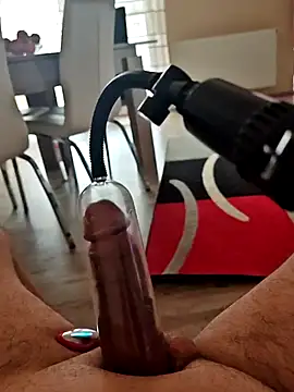 Szeltolo001 online show from 04/13/26, 07:23