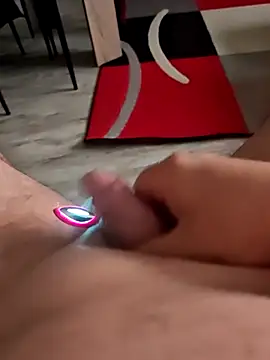 Snapshot of Szeltolo001 chatting on 02/28/26, 04:01 Szeltolo001 online show from 02/28/26, 04:01