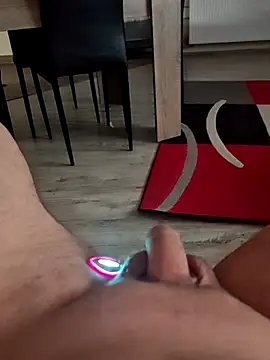 Snapshot of Szeltolo001 chatting on 02/08/26, 02:53 Szeltolo001 online show from 02/08/26, 02:53