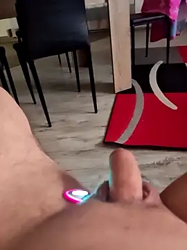 Snapshot of Szeltolo001 chatting on 02/07/26, 04:31 Szeltolo001 online show from 02/07/26, 04:31