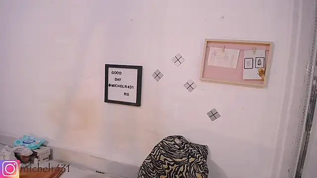 Mia  reys online show from 10/03/25, 12:06