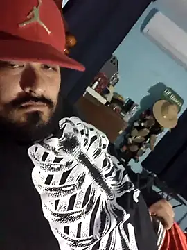 GILBERTHOR92 online show from 12/18/25, 08:52