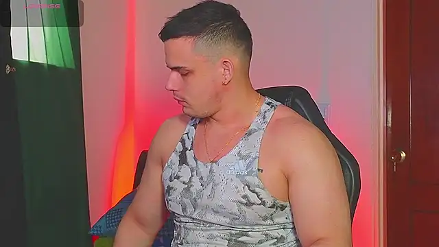 Snapshot of Regansmiths chatting on 11/13/25, 01:04 Regansmiths online show from 11/13/25, 01:04