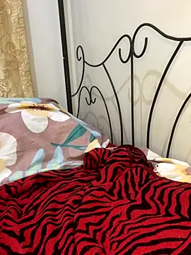 Snapshot of sweet18creamybigpussy chatting on 10/03/25, 10:44 sweet18creamybigpussy online show from 10/03/25, 10:44