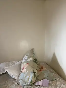 Snapshot of sweet18creamybigpussy chatting on 10/19/25, 06:49 sweet18creamybigpussy online show from 10/19/25, 06:49