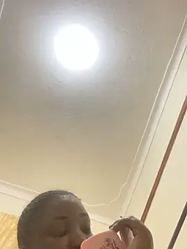 Snapshot of sweet18creamybigpussy chatting on 10/17/25, 07:48 sweet18creamybigpussy online show from 10/17/25, 07:48