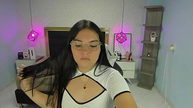 delilaquinn online show from 02/04/25, 12:22