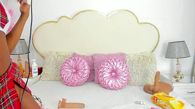 CahitlinBell online show from 09/30/25, 06:08