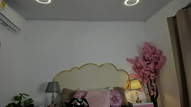 CahitlinBell online show from 07/17/26, 07:05
