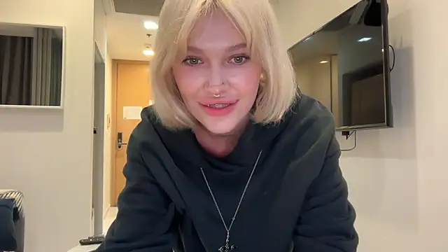 Golden Aline online show from 04/05/26, 11:39