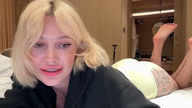 Golden Aline online show from 04/10/26, 12:12