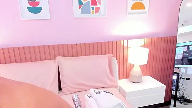 Snapshot of katia_expensive chatting on 10/24/25, 11:42 katia expensive online show from 10/24/25, 11:42