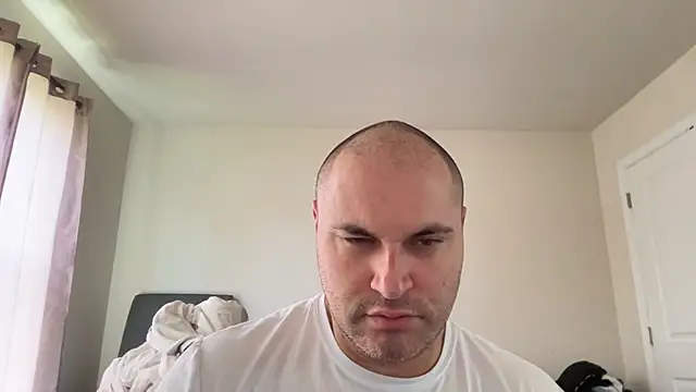 SluggishChase99 online show from 05/26/26, 04:27