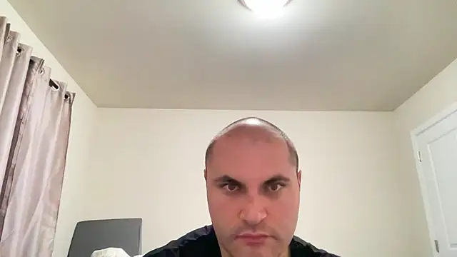 SluggishChase99 online show from 06/01/26, 04:02