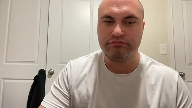 SluggishChase99 online show from 04/15/26, 03:23