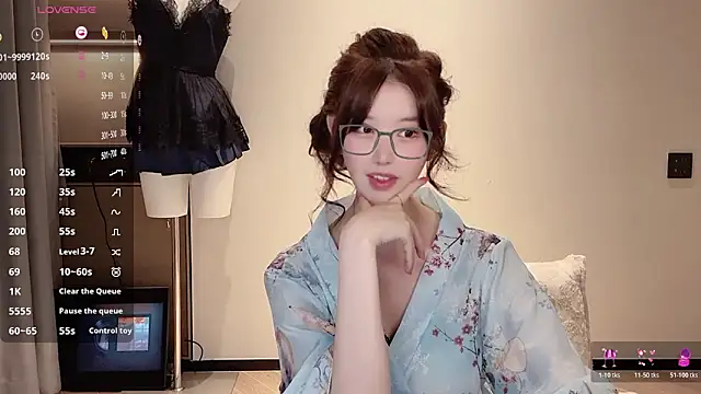 omaiiil online show from 11/09/25, 01:04