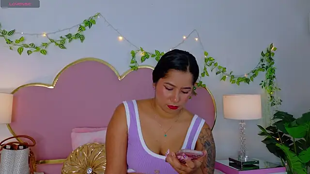 EmmaCrush online show from 11/01/25, 09:41