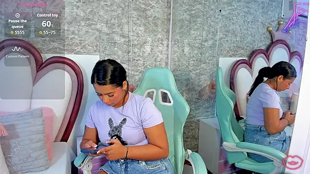 EmmaCrush online show from 04/14/26, 08:58