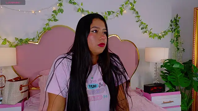 EmmaCrush online show from 11/28/25, 09:48