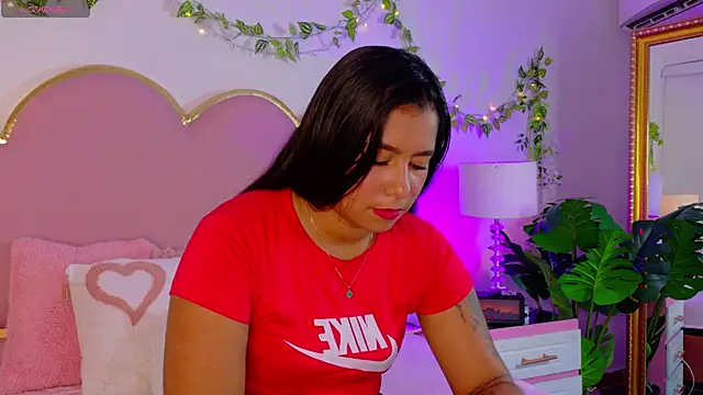 EmmaCrush online show from 12/05/25, 08:50