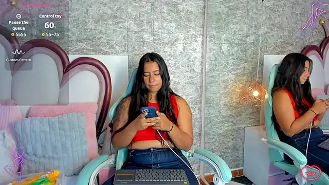 EmmaCrush online show from 04/10/26, 09:22