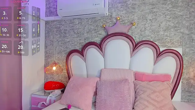 EmmaCrush online show from 03/10/26, 09:19