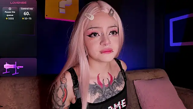 Elettra Rou online show from 10/16/25, 01:14