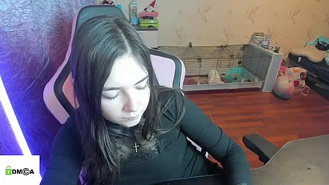 Snapshot of Crazy_forest_fairy chatting on 02/11/26, 01:49 Crazy forest fairy online show from 02/11/26, 01:49