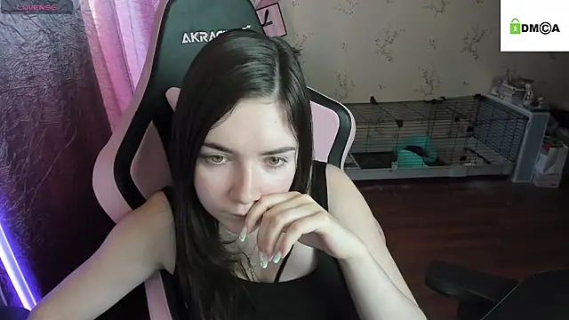 Crazy forest fairy online show from 10/18/25, 01:35