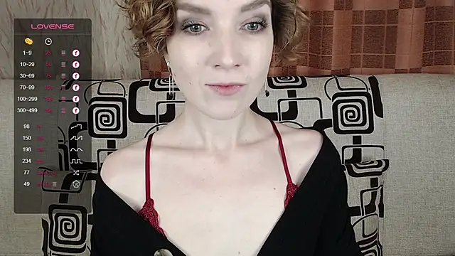 TinaWince online show from 10/31/25, 04:31