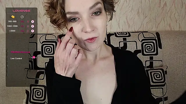 TinaWince online show from 10/19/25, 04:48