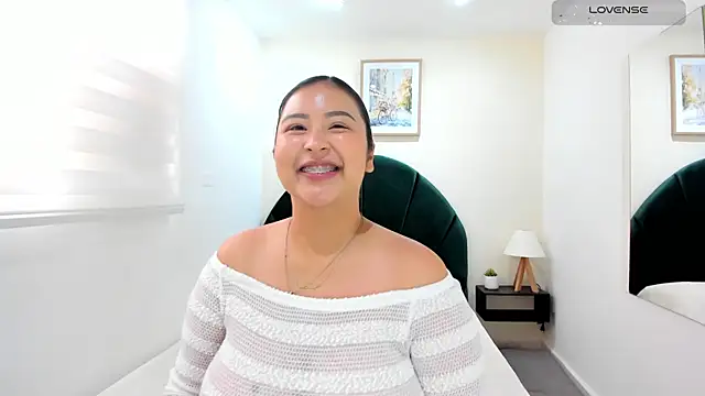  alaiasmile  online show from 04/22/26, 05:20