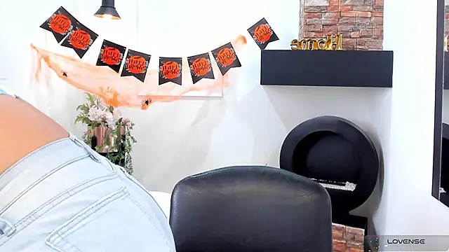  alaiasmile  online show from 10/29/25, 05:12