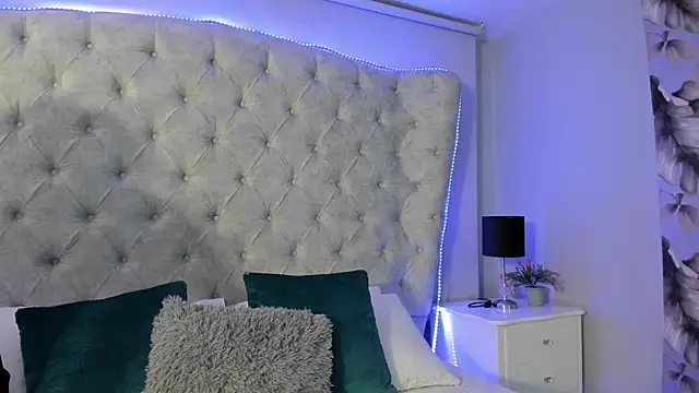 dafne bss online show from 12/23/25, 05:40