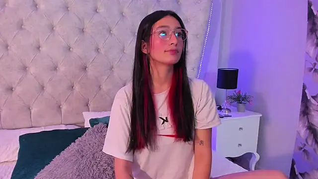 Snapshot of dafne_bss chatting on 12/19/25, 05:32 dafne bss online show from 12/19/25, 05:32