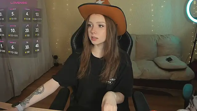 Kami kam online show from 12/16/25, 04:39