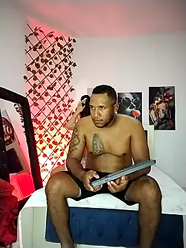 Snapshot of ARTHUR_MINI chatting on 12/05/25, 01:05 ARTHUR MINI online show from 12/05/25, 01:05