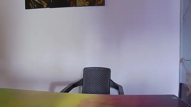 Snapshot of alex_noa chatting on 10/24/25, 07:46 alex noa online show from 10/24/25, 07:46